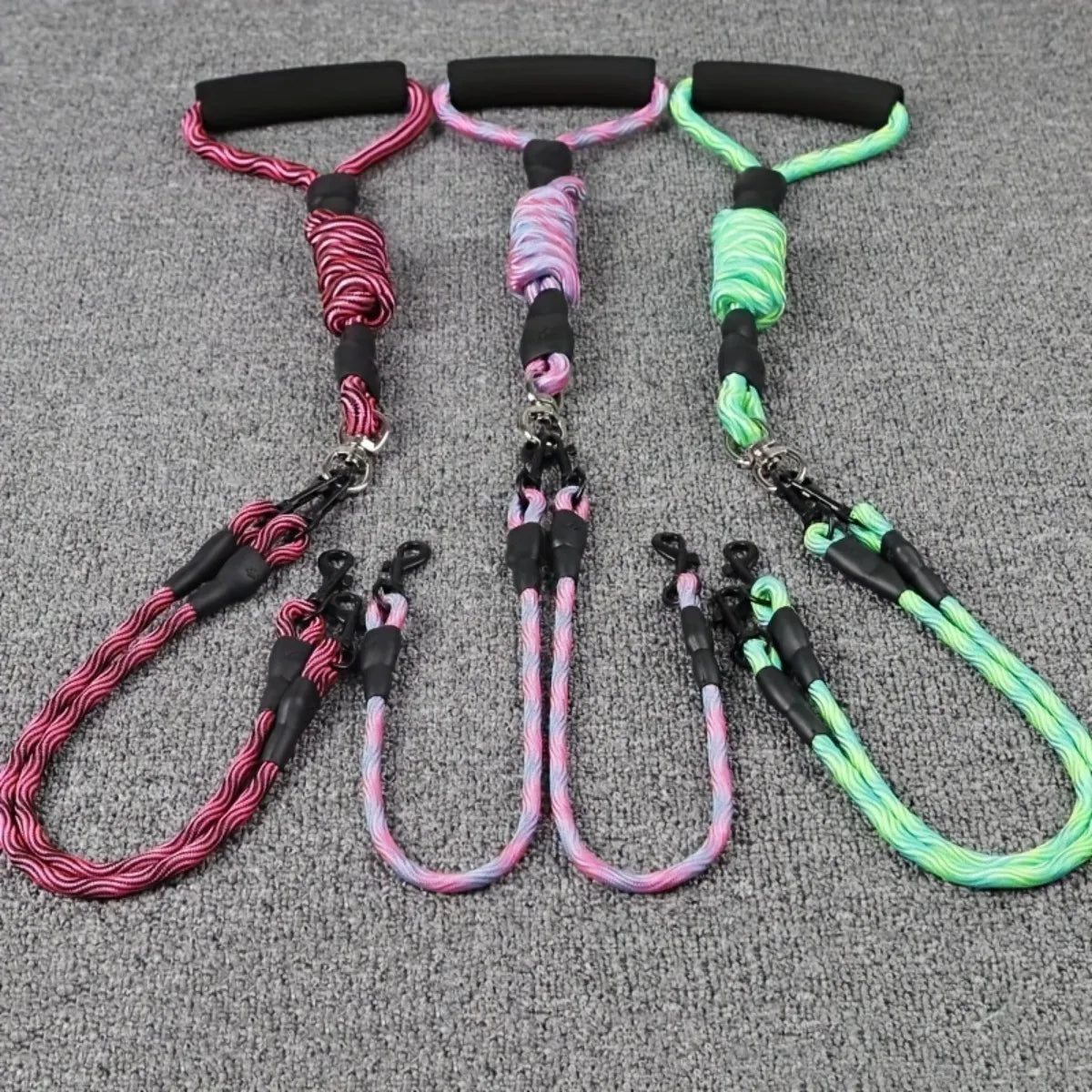 Pet dual head dog walking rope with wavy pattern, one drag two